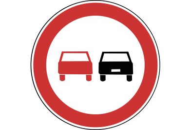 Zabrana pretjecanja svih motornih vozila, osim mopeda i motocikla bez prikolice